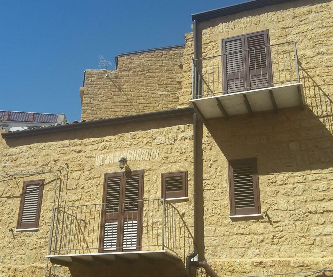 B&B A Due Passi Dal Centro Agrigento Luaran gambar