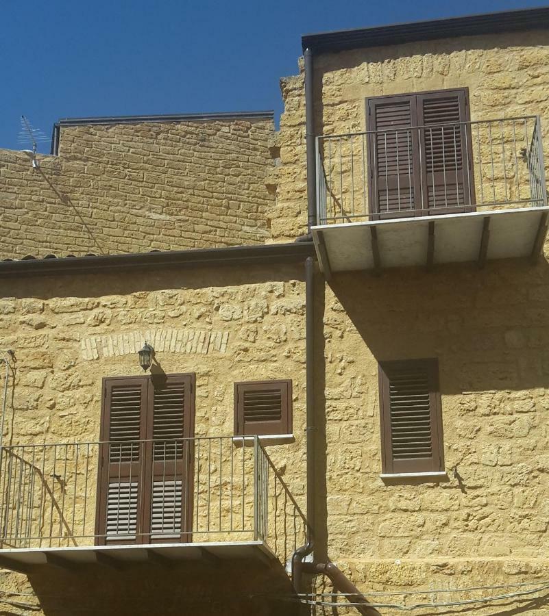 B&B A Due Passi Dal Centro Agrigento Luaran gambar